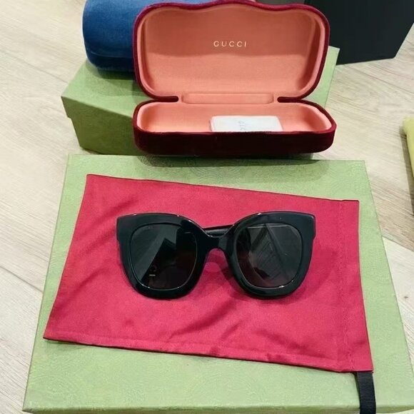 NIB Authentic Gucci Cat Eye Women's Sunglasses - Picture 2 of 5